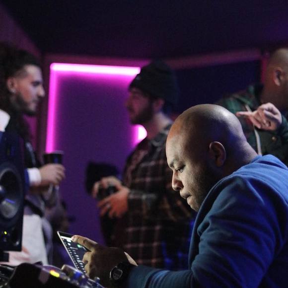 Meet your Posher, Ricardo - Picture 1 of 1